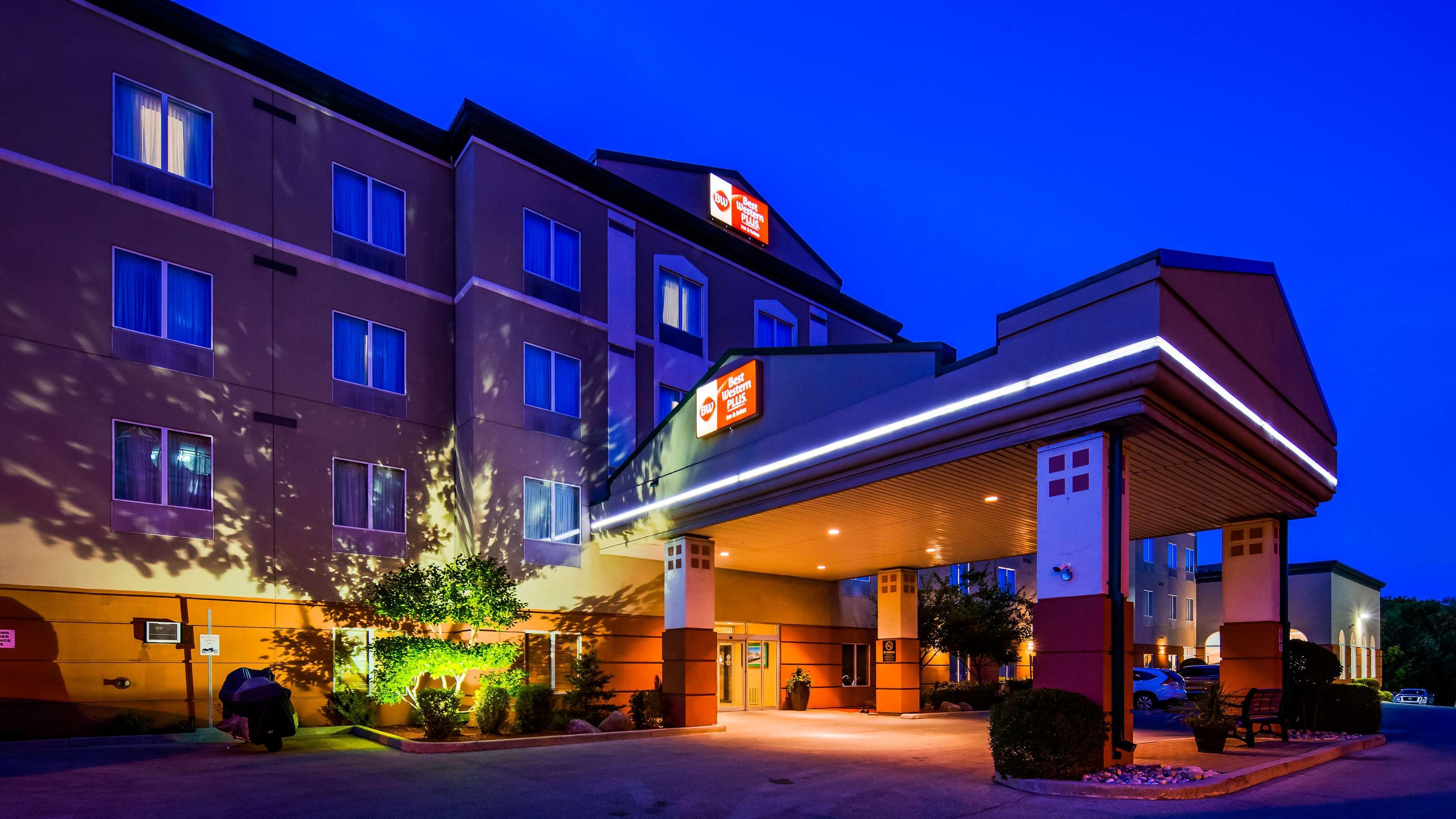 Best Western Plus Pembina Inn & Suites Winnipeg Exterior photo